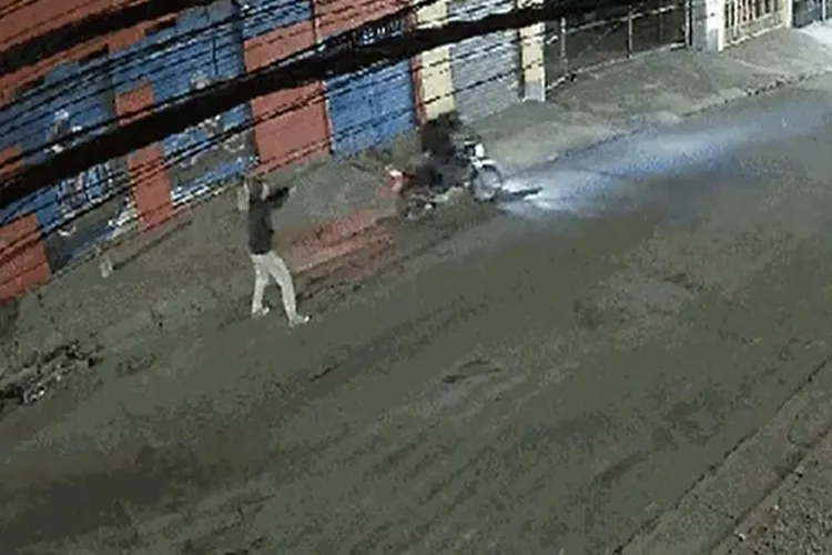 PM de folga reage a assalto e mata ladrão com 10 tiros em São Paulo