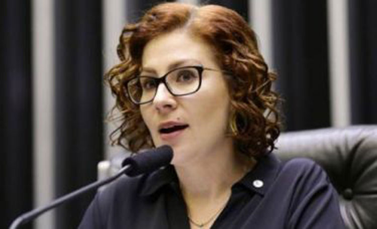 Carla Zambelli irrita PL e pode ser cassada