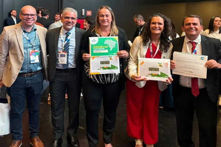 Prefeita garante adesão de Livramento de Nossa Senhora ao programa Contrata+Brasil