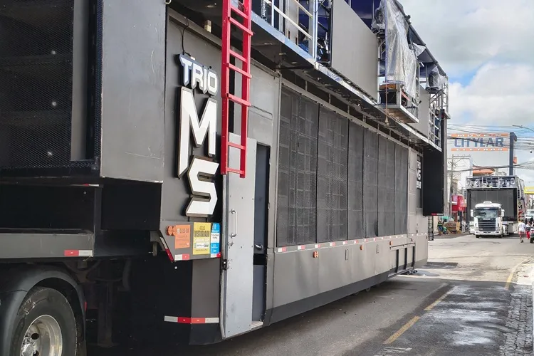 Trios posicionados para arrastar os foliões em Brumado, MS puxará a pipoca de Igor Kannário