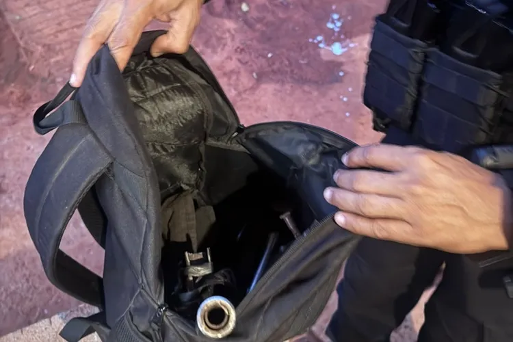 Suspeito de homicídio é preso em Manoel Vitorino com armas e radiocomunicadores