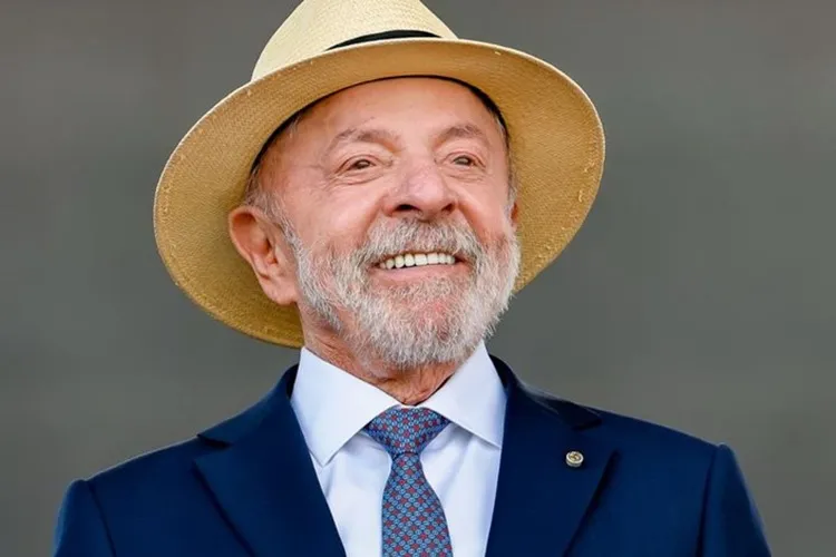 Real Time: Lula lidera no 1º turno e amplia vantagem sobre Flávio Bolsonaro no 2º na Bahia