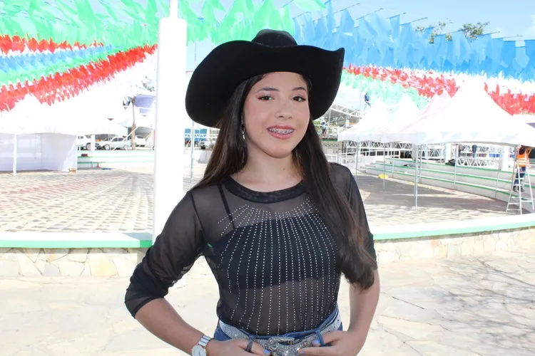 Laiz Vitória se prepara para lançamento de primeiro clipe em Brumado