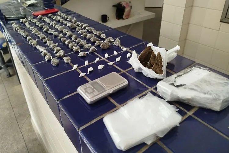 24º BPM apreende drogas prontas para distribuição em vários pontos de Brumado