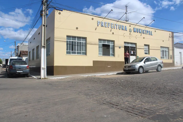 Município de Malhada de Pedras firma acordo para realização de concurso público