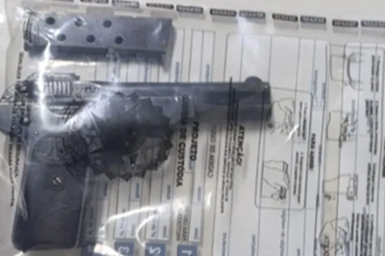 Rondesp apreende pistola histórica após denúncia de populares em Guanambi