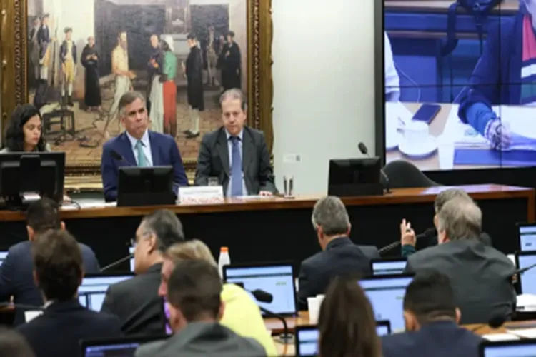 CCJ da Câmara aprova redução da maioridade penal para 16 anos