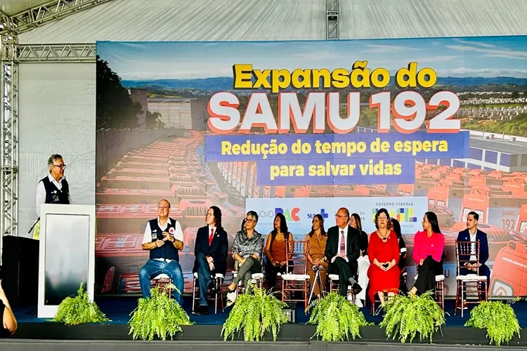 Guanambi e Érico Cardoso recebem novas ambulâncias do Samu 192