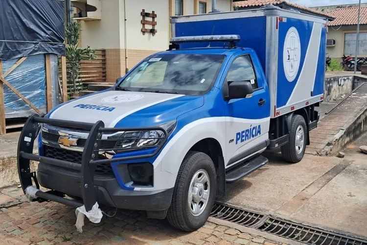 Departamento de Polícia Técnica de Guanambi recebe nova viatura rabecão