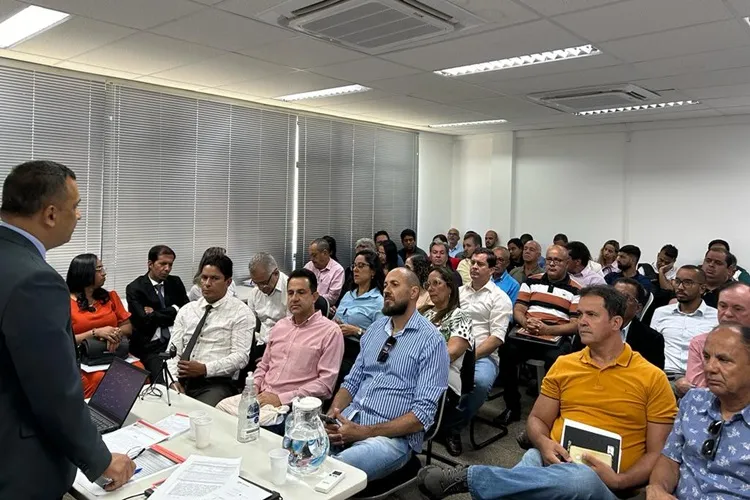 Reunião discute cumprimento de acordos sobre políticas ambientais na região de Guanambi