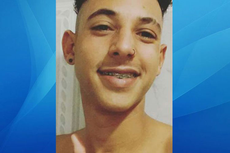 Adolescente morre eletrocutado enquanto lavava a moto em Jacaraci