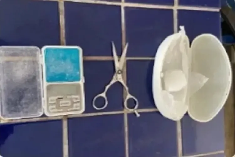 Homem é ferido com tesouradas no rosto e no braço após briga em bar de Brumado