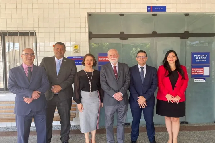 Presidente do TJ-BA realiza visita institucional ao Fórum de Guanambi