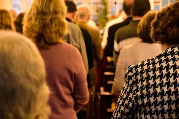 Pastor e igreja são condenados a pagar R$ 5 mil após expor passado de fiel durante culto