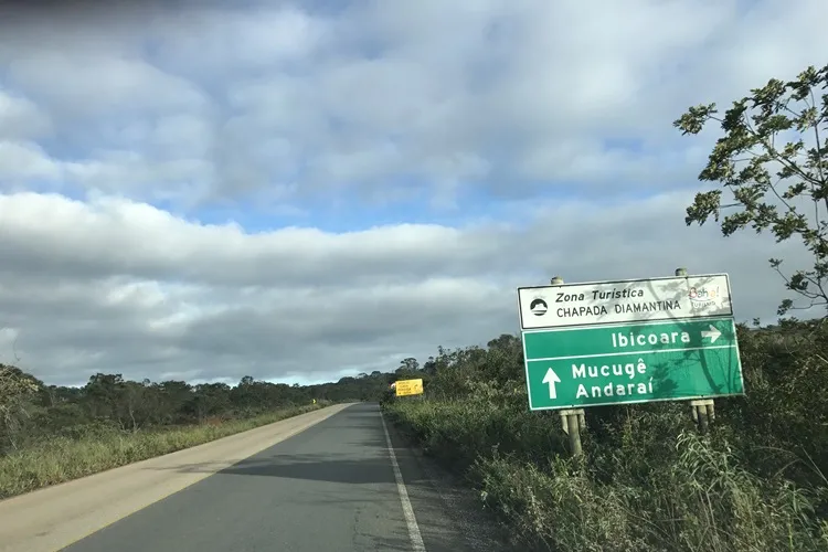 Governo anuncia obras em estrada que dá acesso à cachoeira da Chapada Diamantina