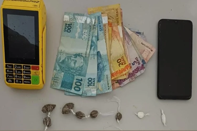 79ª CIPM prende mulher por tráfico de drogas na cidade de Poções