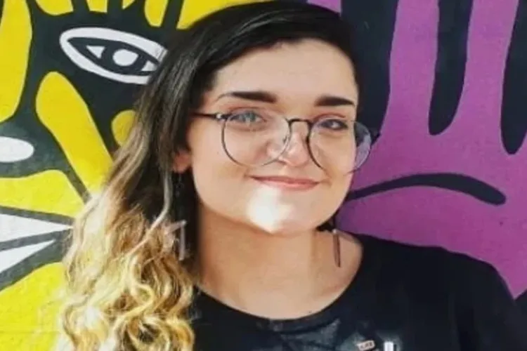 Guarulhos: Professora de 24 anos morre ao tentar salvar aluno preso em banheiro de escola