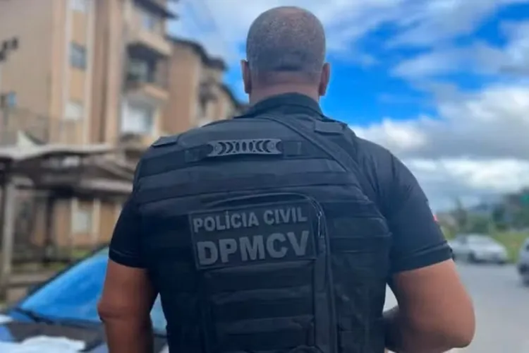 Homem é preso após tentar agarrar e arrastar agente de endemias em Salvador