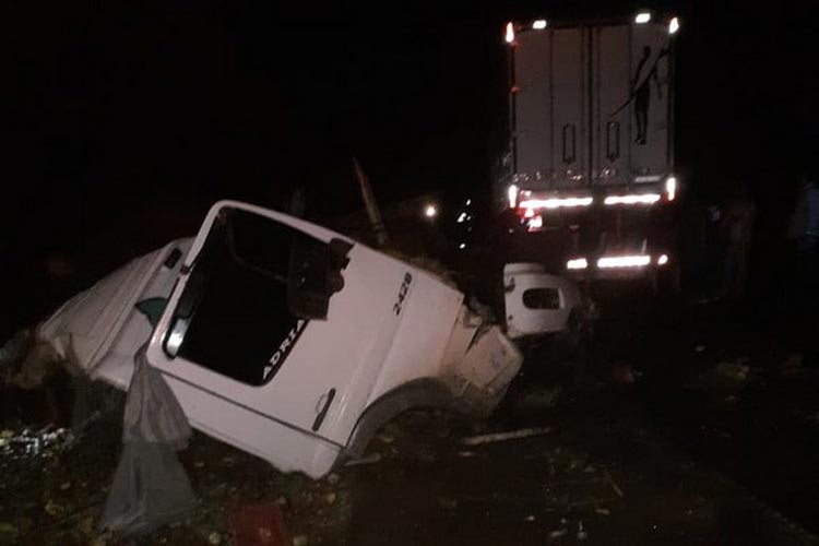 Caminhoneiro de Livramento de Nossa Senhora morre em acidente na BR-135