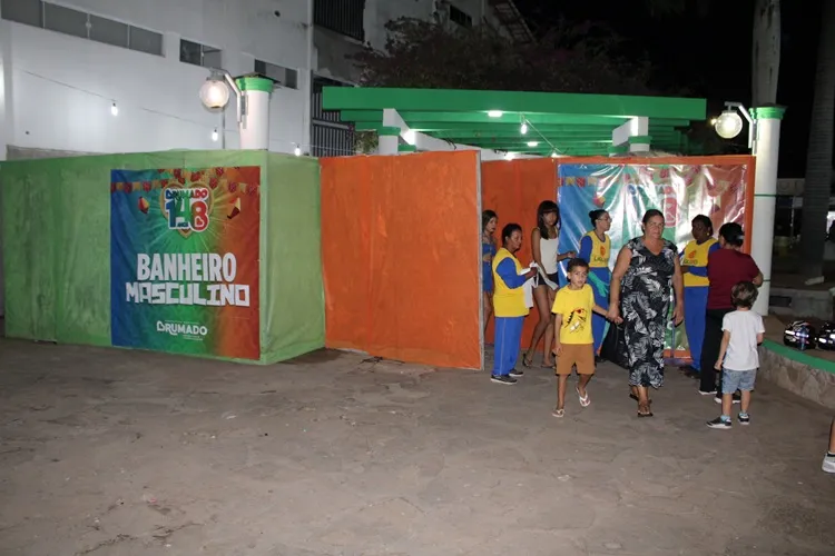 Banheiros químicos supervisionados atendem demanda durante o aniversário de Brumado