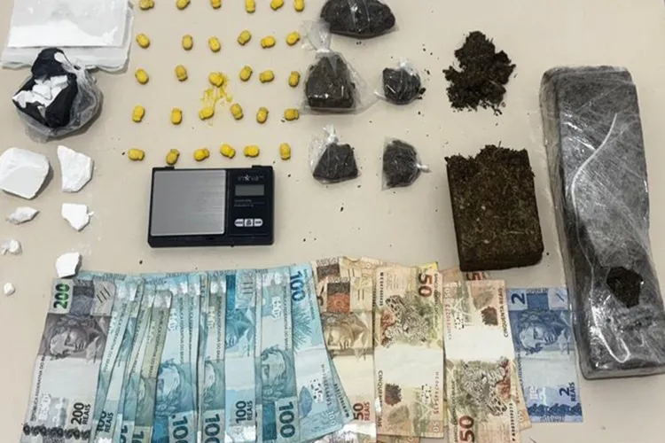 Suspeito é detido com 1,4 kg de drogas e mais de R$ 3 mil em Vitória da Conquista