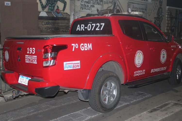 Bombeiros atuam nas cidades mais afetadas pelas chuvas no sudoeste baiano