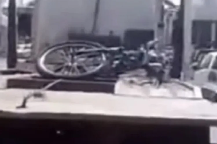 Bicicleta motorizada é removida de praça em Brumado por desrespeito ao CTB