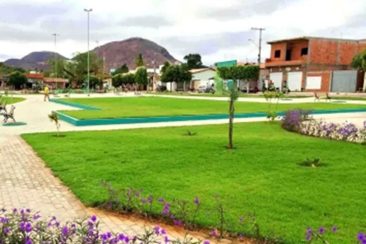 Mulher tem dinheiro e cartões roubados dentro de supermercado em Matina