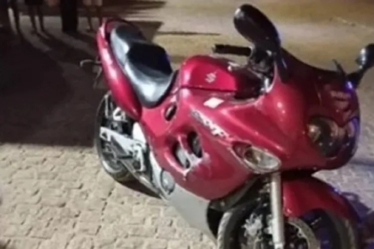 Motociclista fica ferido após bater em traseira de ambulância na BR-030 em Brumado