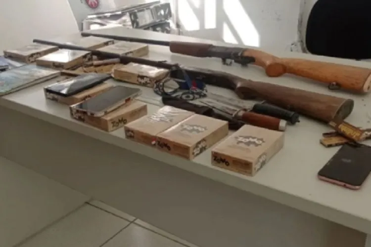 38ª CIPM apreende armas, munições e drogas no Projeto Formoso em Bom Jesus da Lapa