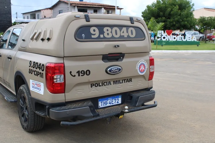 Mulher com bebê no colo é agredida com barra de ferro e socos em Condeúba