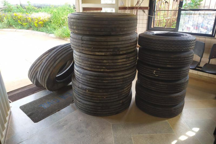 Pneus furtados da prefeitura de Érico Cardoso são recuperados pela polícia em Paramirim