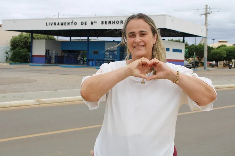 Livramento de Nossa Senhora: Prefeita comemora avanço em obra histórica na BA-569