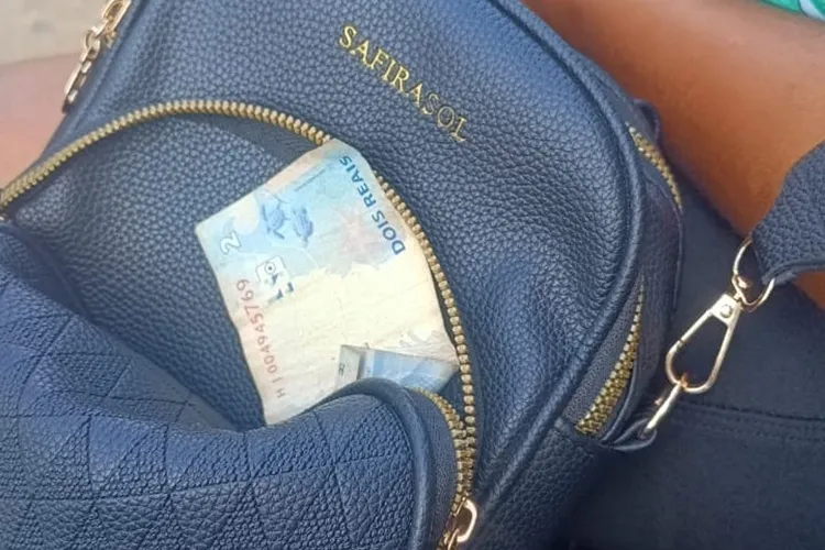 Mulheres têm carteiras furtadas dentro de loja no centro comercial de Brumado