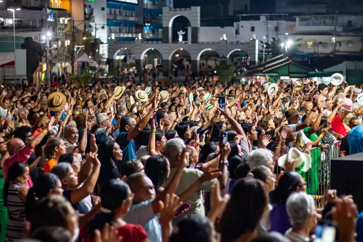 Novenário preparatório leva multidão de romeiros para Bom Jesus da Lapa