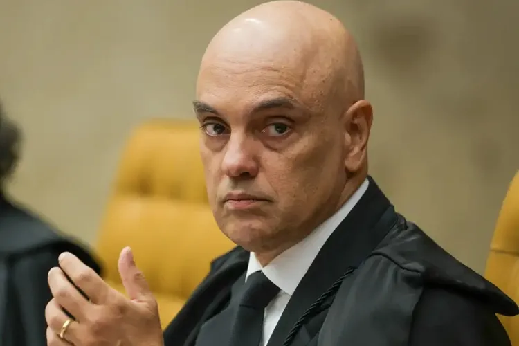 Edson Fachin autoriza AGU a defender Alexandre de Moraes em processo nos EUA