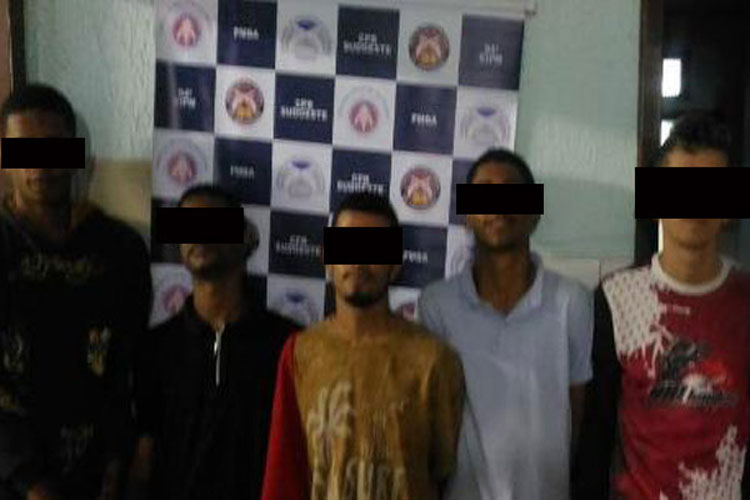 Polícia detém indivíduos em festa regada a drogas na cidade de Caetité