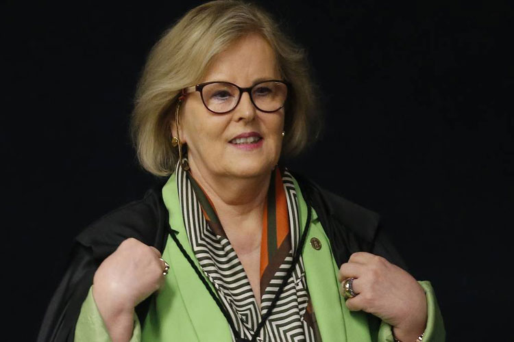 STF dá cinco dias para Bolsonaro explicar decreto das armas