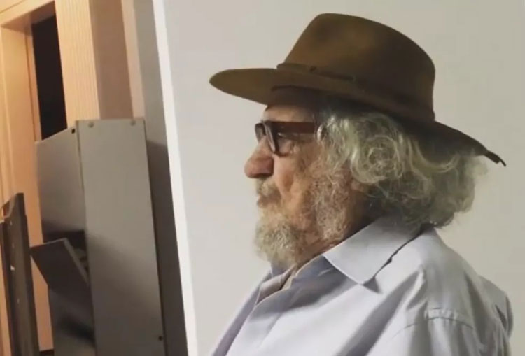 Elomar Figueira deixa hospital na Bahia após mais de um mês internado com Covid-19