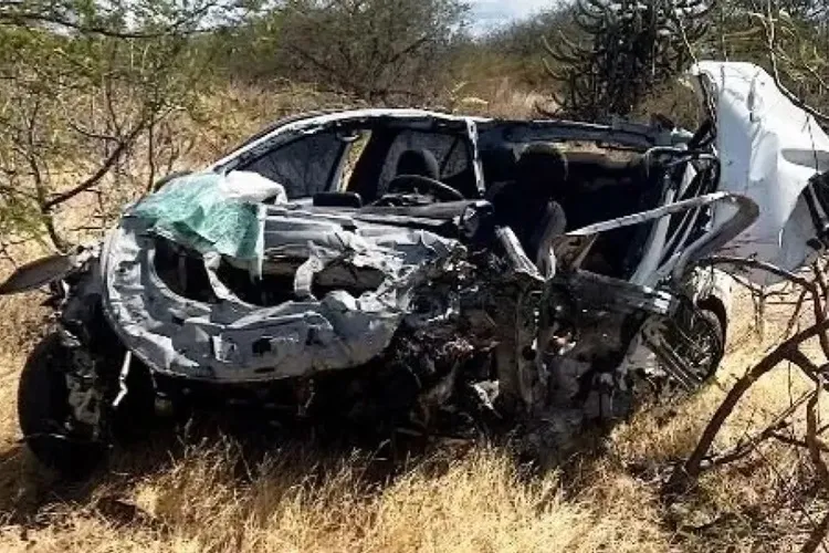 Acidente na BR-235 envolve prefeito e vereador de Remanso; motorista morre no local