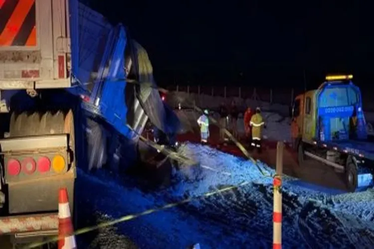 Batida entre ônibus e carreta deixa 11 mortos e mais de 40 feridos em Sinop
