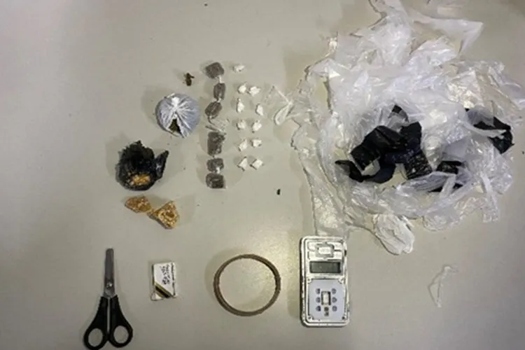 Adolescente foge e deixa para trás drogas no Residencial dos Pássaros em Guanambi