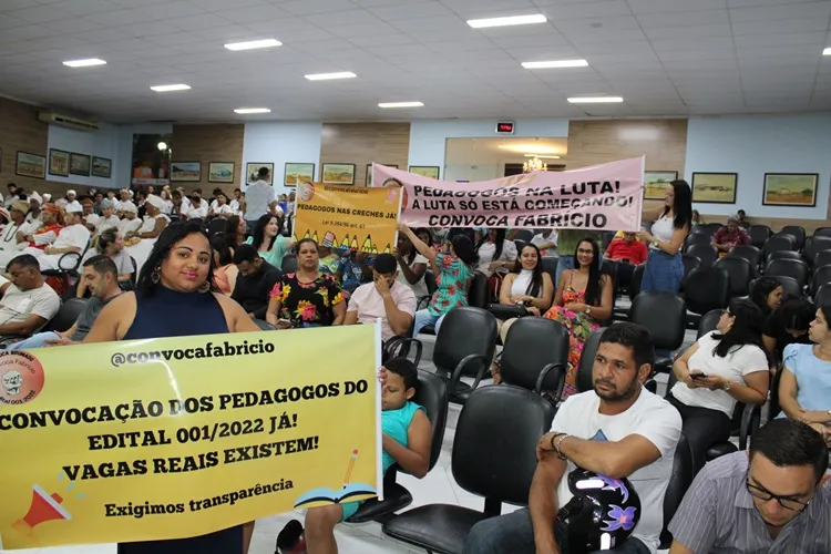 Há dois anos esperando convocação, pedagogos pedem apoio à Câmara de Brumado