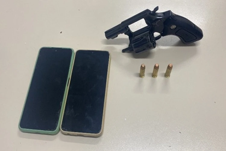 17º BPM apreende veículo adulterado e arma de fogo em Guanambi