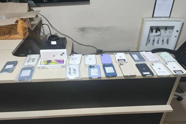 Polícia Rodoviária Estadual apreende 19 iphones em ônibus de turismo na BA-262 em Brumado