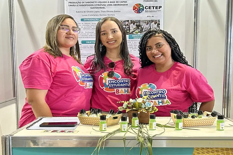 Jovens cientistas de Itororó produzem sabonete à base de capim-limão