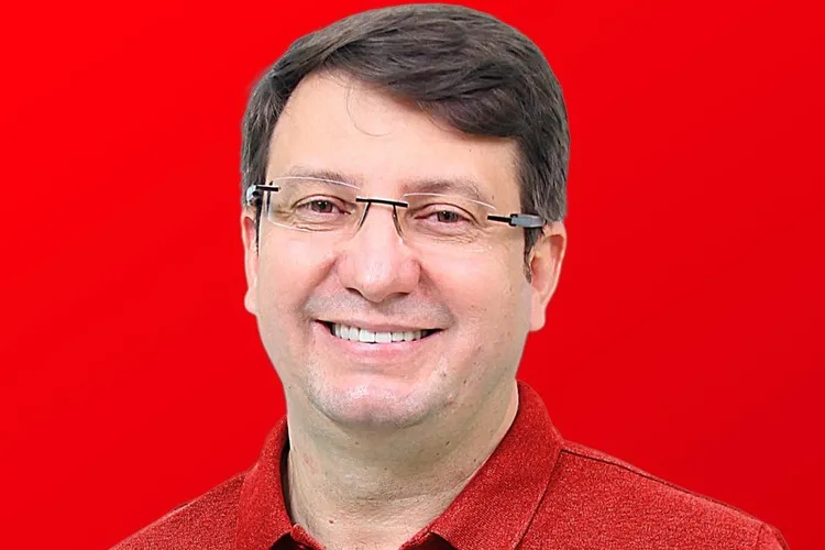 Ex-prefeito do Cocos e pré-candidato a deputado federal é advertido pelo TCM