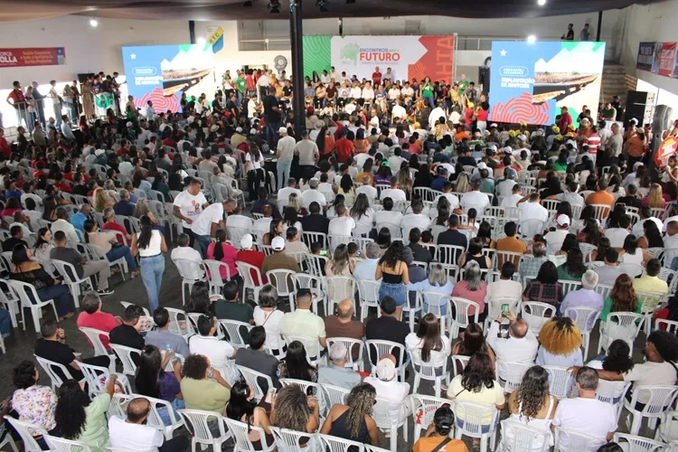 Jerônimo Rodrigues debate demandas do Sertão Produtivo em Guanambi durante plenária do PGP