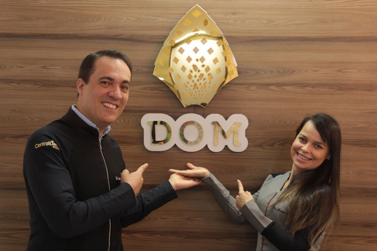 Dom Odontologia Premium: Prepare o seu sorriso para um mundo sem máscara