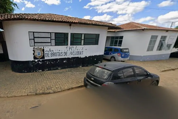 Ministério Público fiscaliza estrutura e serviços da Delegacia de Brotas de Macaúbas
